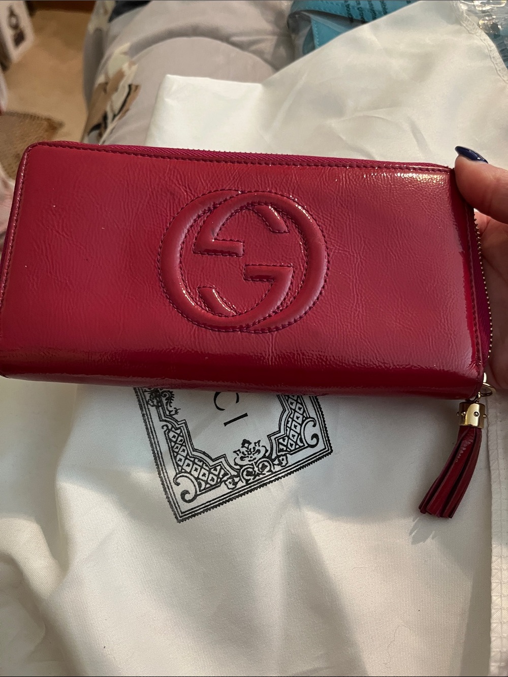 EUC Gucci Fuchsia Patent Leather Soho Zip Around Wallet with Tassel and Dustbag - Picture 2 of 16